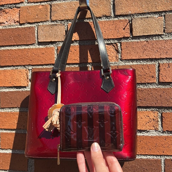 Authentic Louis Vuitton Set Matching Purse and Wallet Vernise Reader - Picture 3 of 17